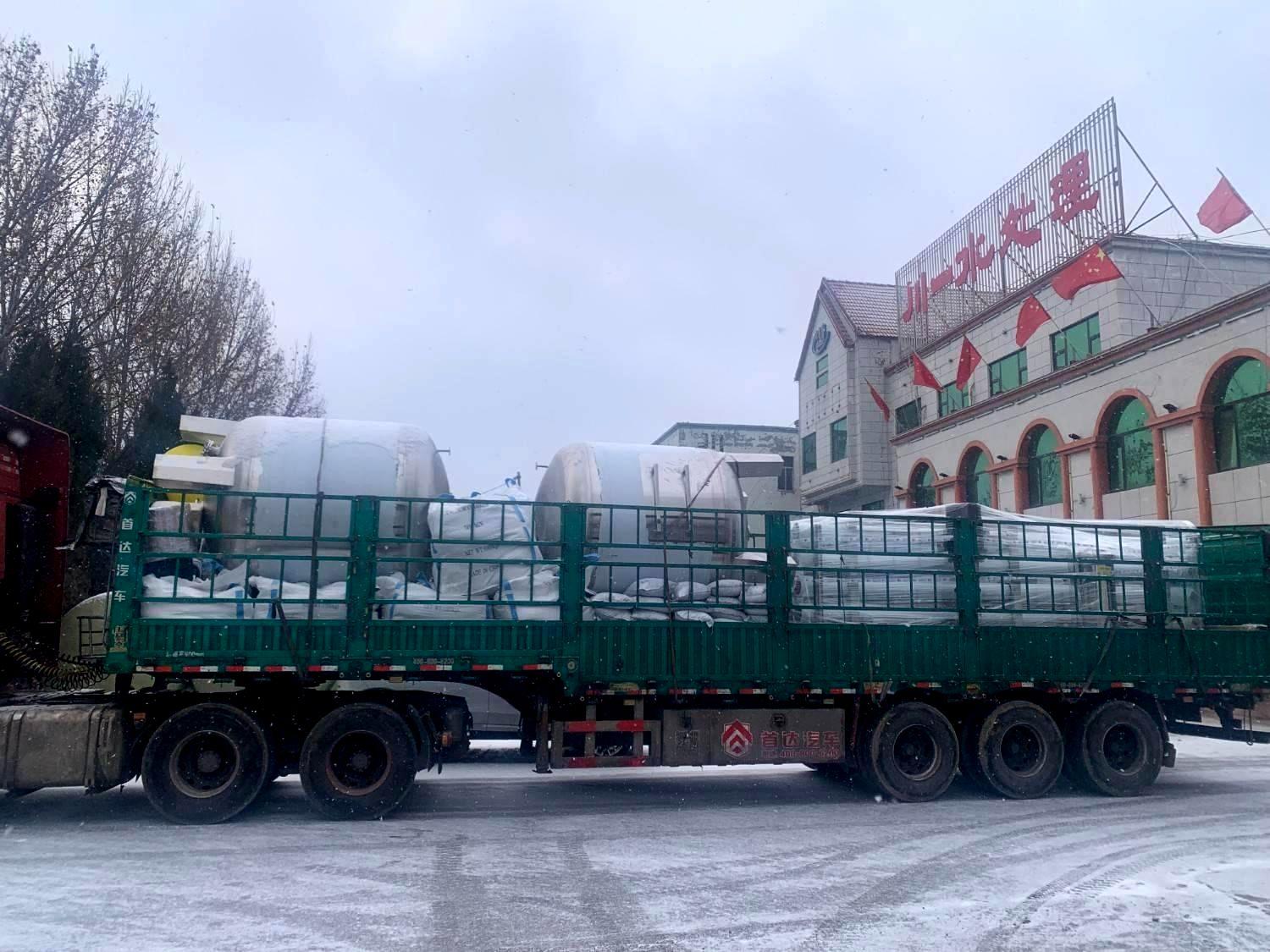 【ag真人公司】每小时30T单级反渗透设备装车发往内蒙古海拉尔